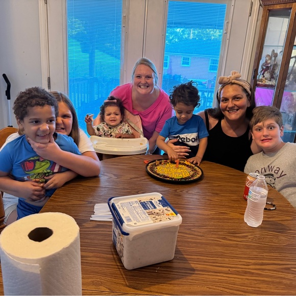 🎉Hello I’m Karen a Poshmark Ambassador welcome to my closet🎉 - Picture 8 of 10